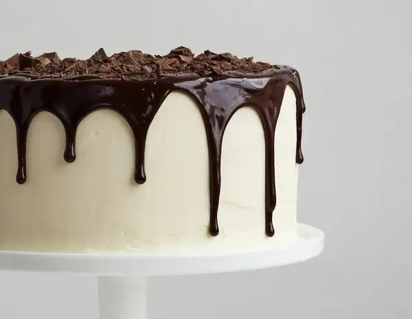 Vanilla Snickers Cake